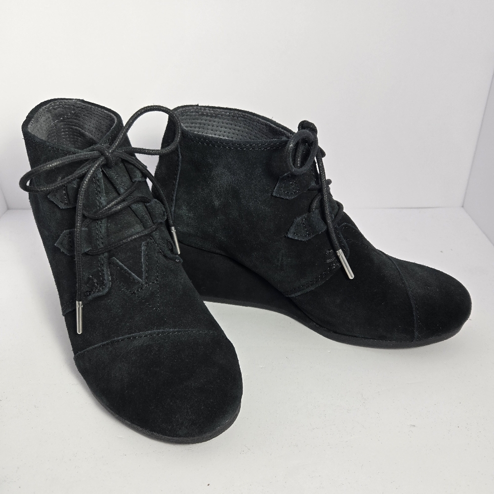 Womens TOMS Desert Wedge Bootie, Black Suede, Size 7